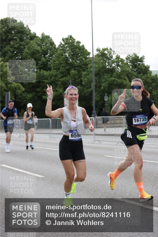29.06.2025 - hella hamburg halbmarathon Jannik Wohlers http://msf.ph/oto/8241116 29.06.2025 10:29:44 Lombardsbrücke 1097, 1547, 3443, 3573, 3613, 5063, 5322, 6598, 6616, 6626, 8792, 8941, 10162, 12504, 12537, 12710, 13418, 14304, 16182, 16601, 16604, 16735, 16769, 17529, 18046, 18503, 18671 meine-sportfotos.de