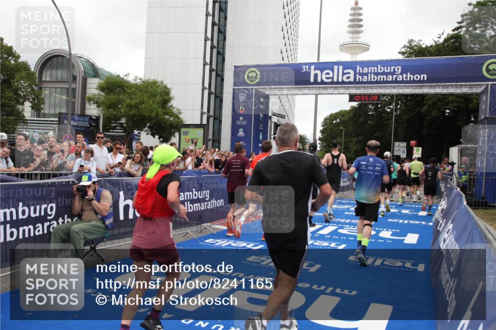 29.06.2025 - hella hamburg halbmarathon Michael Strokosch http://msf.ph/oto/8241165 29.06.2025 10:55:27 Ziel 1130, 2252, 2771, 4189, 4951, 5287, 5643, 6723, 6938, 8487, 11184, 12526, 13234, 13236, 13470, 16213, 16985, 17603, 17940, 18290, 18380, 18531 meine-sportfotos.de