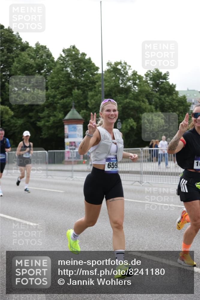 29.06.2025 - hella hamburg halbmarathon Jannik Wohlers http://msf.ph/oto/8241180 29.06.2025 10:29:44 Lombardsbrücke 1097, 1547, 3443, 3573, 3613, 5063, 5322, 6598, 6616, 6626, 8792, 8941, 10162, 12504, 12537, 12710, 13418, 14304, 16182, 16601, 16604, 16735, 16769, 17529, 18046, 18503, 18671 meine-sportfotos.de