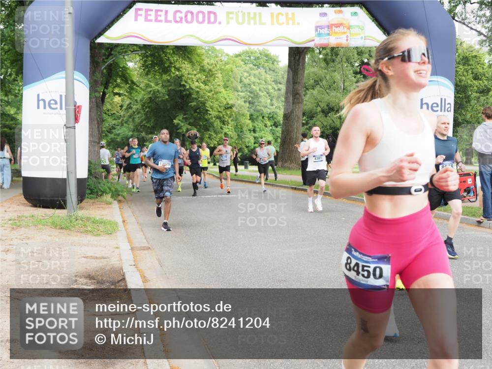 29.06.2025 - hella hamburg halbmarathon MichiJ http://msf.ph/oto/8241204 29.06.2025 10:27:45 Zwischen KM18-KM19 4381, 6037, 8091, 8450, 8958, 11447, 12915, 14272, 15257 meine-sportfotos.de