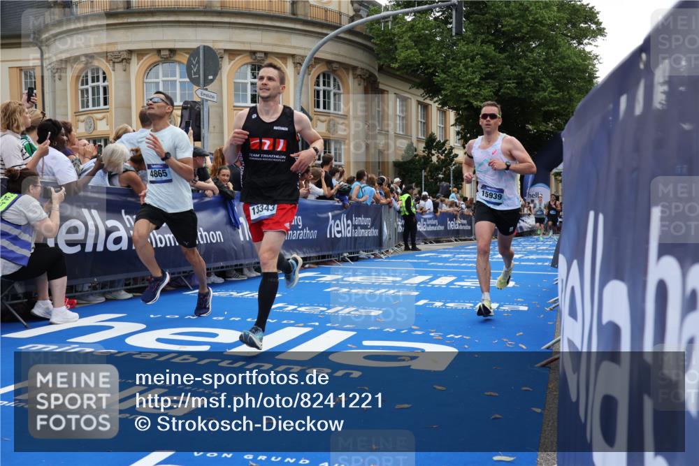 29.06.2025 - hella hamburg halbmarathon Strokosch-Dieckow http://msf.ph/oto/8241221 29.06.2025 10:36:50 Ziel 3959, 4865, 5307, 5961, 6529, 7310, 11620, 13141, 13343, 14691, 15939, 18384 meine-sportfotos.de