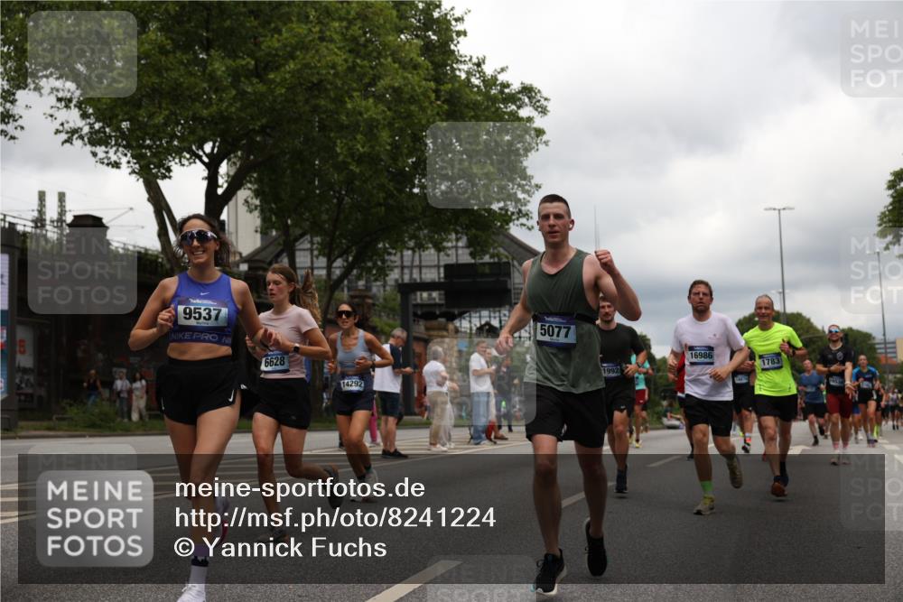 29.06.2025 - hella hamburg halbmarathon Yannick Fuchs http://msf.ph/oto/8241224 29.06.2025 10:47:25 20KM 1030, 1061, 1151, 1499, 1706, 1727, 1783, 2074, 2082, 2099, 2346, 3059, 3208, 3209, 3334, 4065, 4635, 4770, 5077, 5638, 5866, 6198, 6481, 6628, 6629, 6762, 6877, 6942, 7177, 7509, 7864, 7918, 8390, 8447, 9142, 9537, 10549, 10891, 10895, 11992, 12379, 12413, 12490, 12875, 12909, 13032, 13289, 13865, 13997, 14323, 15061, 15126, 15179, 15497, 15502, 16477, 16538, 16986, 18134, 18487, 18590, 18720 meine-sportfotos.de