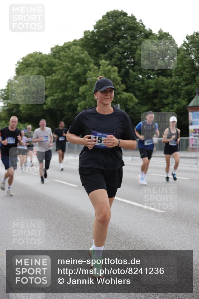 29.06.2025 - hella hamburg halbmarathon Jannik Wohlers http://msf.ph/oto/8241236 29.06.2025 10:29:44 Lombardsbrücke 1097, 1547, 3443, 3573, 3613, 5063, 5322, 6598, 6616, 6626, 8792, 8941, 10162, 12504, 12537, 12710, 13418, 14304, 16182, 16601, 16604, 16735, 16769, 17529, 18046, 18503, 18671 meine-sportfotos.de