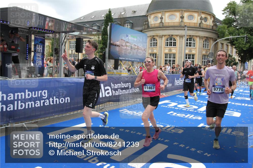29.06.2025 - hella hamburg halbmarathon Michael Strokosch http://msf.ph/oto/8241239 29.06.2025 10:48:25 Ziel 1537, 3747, 5129, 5362, 5528, 6081, 6923, 7367, 8216, 9262, 9770, 11467, 12549, 15735, 17745, 17982, 18790, 18923, 18963 meine-sportfotos.de