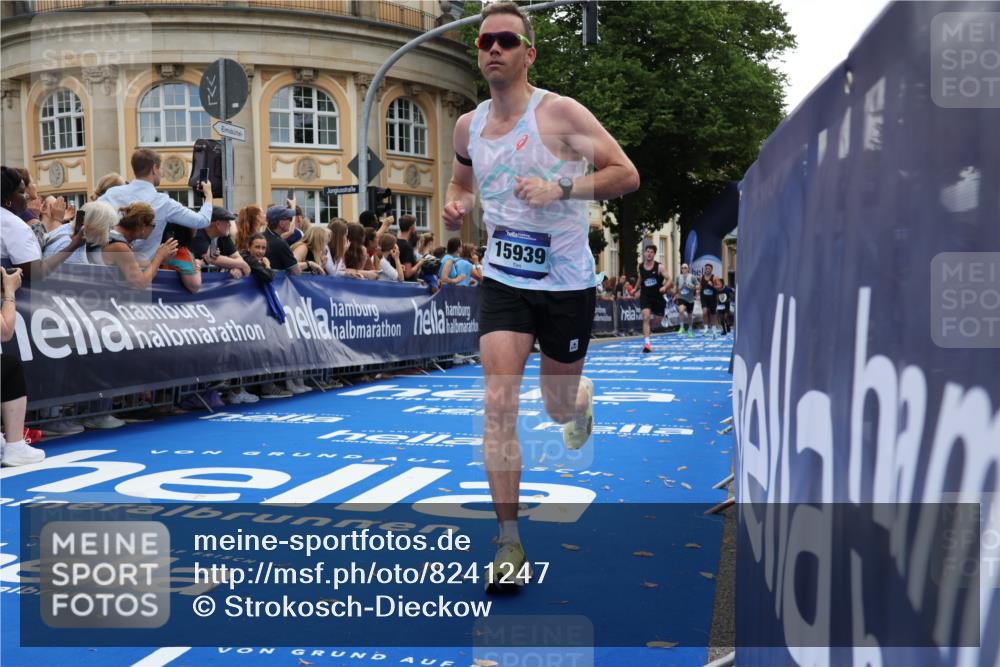 29.06.2025 - hella hamburg halbmarathon Strokosch-Dieckow http://msf.ph/oto/8241247 29.06.2025 10:36:51 Ziel 3959, 4865, 5307, 6529, 7310, 11620, 13141, 13343, 14691, 15939, 18384 meine-sportfotos.de