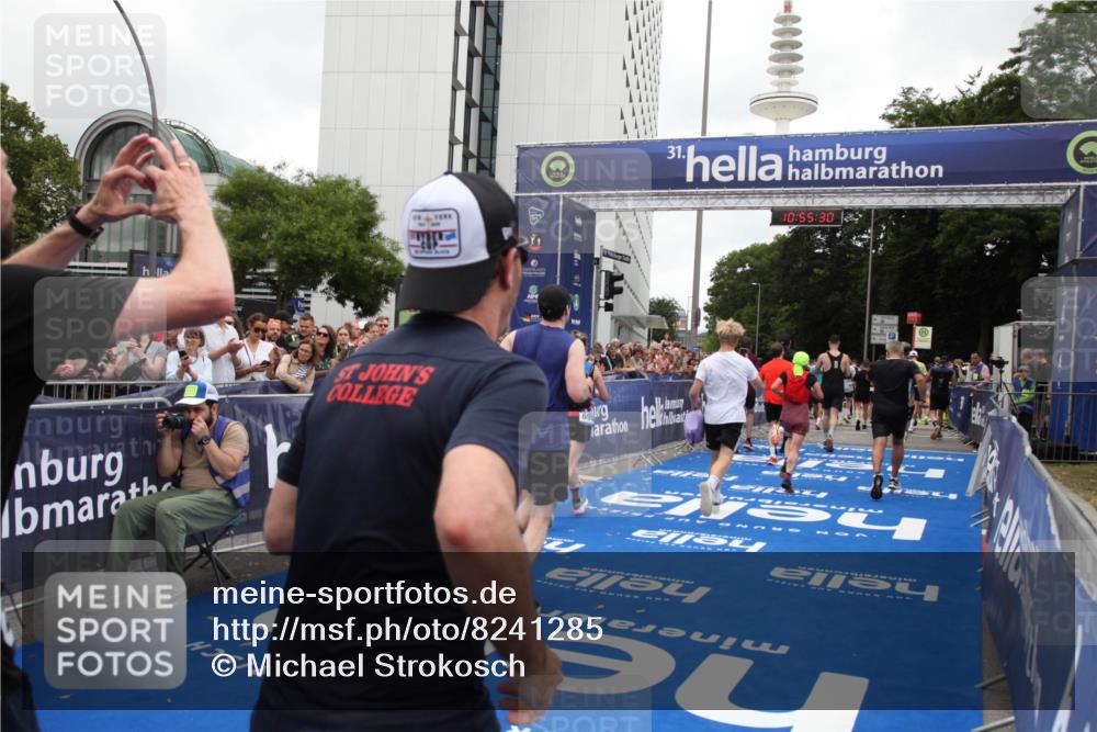 29.06.2025 - hella hamburg halbmarathon Michael Strokosch http://msf.ph/oto/8241285 29.06.2025 10:55:29 Ziel 1130, 2252, 2771, 4189, 4951, 5287, 5319, 6591, 6938, 8487, 12526, 13234, 13236, 16213, 16609, 16985, 17603, 17940, 18290 meine-sportfotos.de