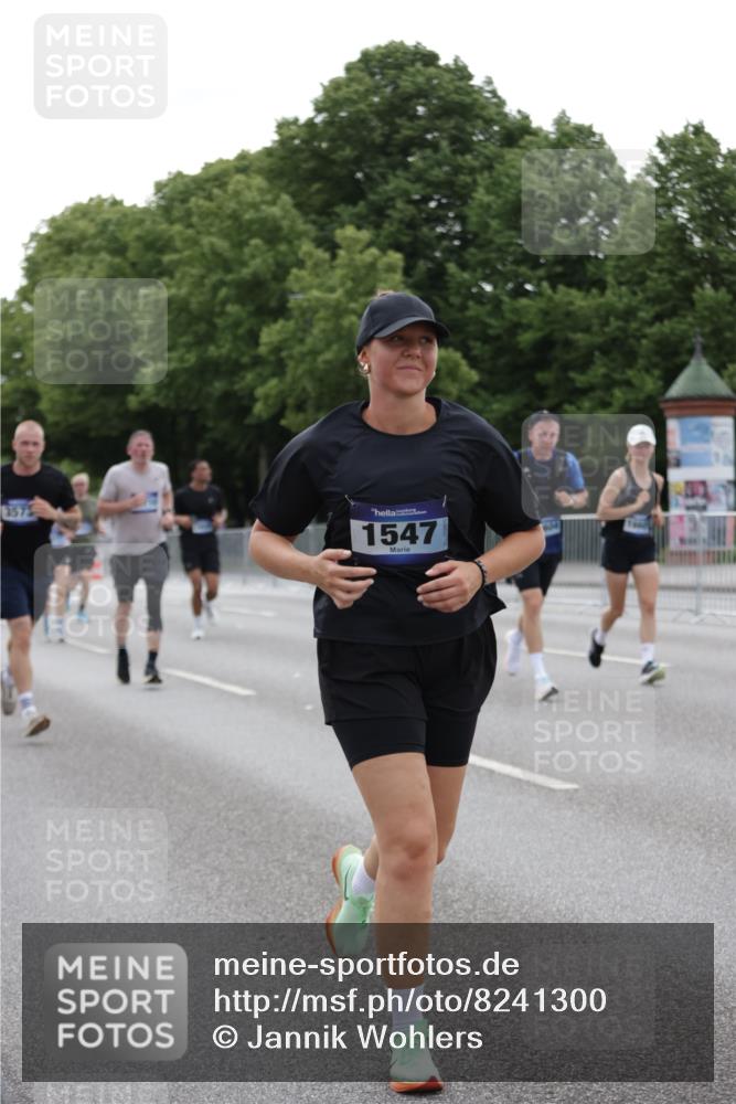 29.06.2025 - hella hamburg halbmarathon Jannik Wohlers http://msf.ph/oto/8241300 29.06.2025 10:29:44 Lombardsbrücke 1097, 1547, 3443, 3573, 3613, 5063, 5322, 6598, 6616, 6626, 8792, 8941, 10162, 12504, 12537, 12710, 13418, 14304, 16182, 16601, 16604, 16735, 16769, 17529, 18046, 18503, 18671 meine-sportfotos.de