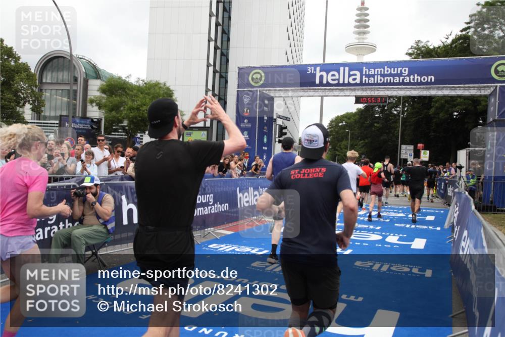 29.06.2025 - hella hamburg halbmarathon Michael Strokosch http://msf.ph/oto/8241302 29.06.2025 10:55:29 Ziel 1130, 2252, 2771, 4189, 4951, 5287, 5319, 6591, 6938, 8487, 12526, 13234, 13236, 16213, 16609, 16985, 17603, 17940, 18290 meine-sportfotos.de