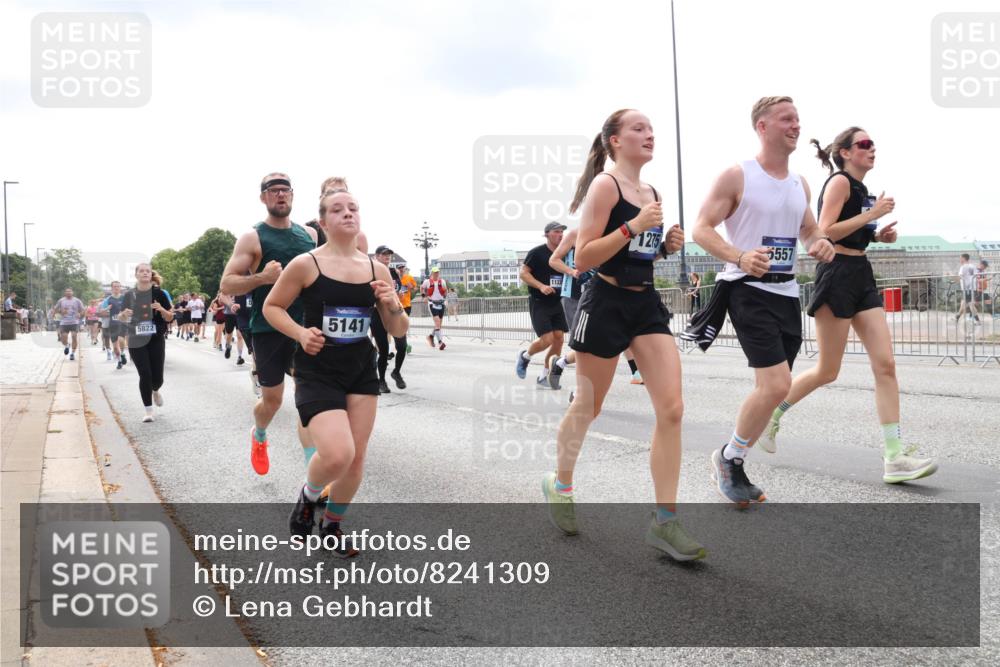 29.06.2025 - hella hamburg halbmarathon Lena Gebhardt http://msf.ph/oto/8241309 29.06.2025 10:33:51 Lombardsbrücke 1189, 1275, 1417, 1705, 1787, 1896, 1995, 2265, 2342, 2482, 2496, 2526, 2776, 2933, 3170, 3264, 3340, 3345, 3560, 3812, 3829, 3848, 4164, 4361, 4433, 4449, 4479, 4696, 4807, 4942, 5075, 5096, 5141, 5557, 5561, 5566, 5569, 5584, 5691, 5821, 5822, 5887, 6109, 6364, 6515, 6516, 6854, 6956, 6999, 7027, 7565, 7653, 7705, 8021, 8157, 8202, 8277, 8282, 8375, 8377, 8383, 8401, 8891, 9094, 9234, 9258, 9438, 9750, 9799, 9875, 9995, 10007, 10071, 10561, 11811 meine-sportfotos.de
