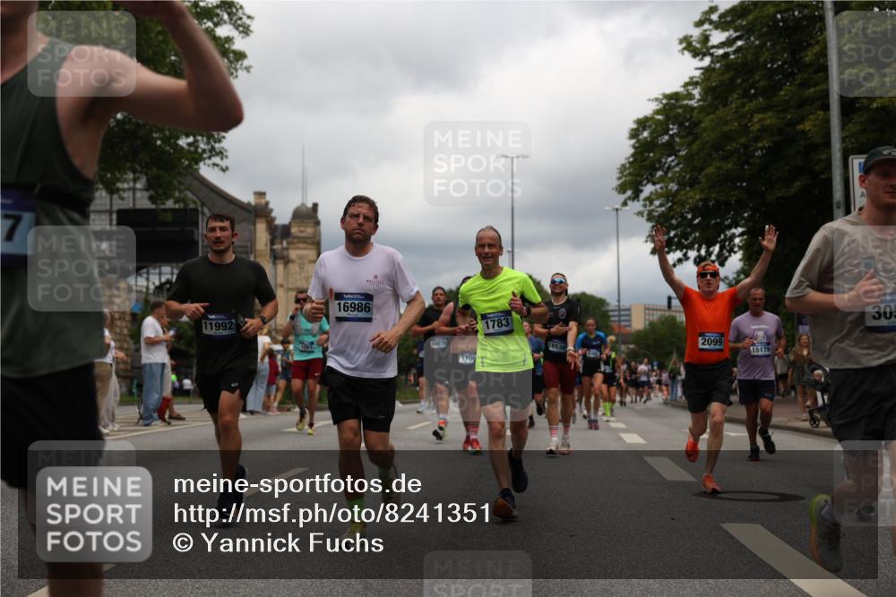 29.06.2025 - hella hamburg halbmarathon Yannick Fuchs http://msf.ph/oto/8241351 29.06.2025 10:47:26 20KM 1030, 1061, 1151, 1499, 1706, 1727, 1783, 2074, 2082, 2099, 2346, 3059, 3208, 3209, 3334, 4065, 4635, 4770, 5077, 5638, 5866, 6198, 6481, 6628, 6629, 6762, 6877, 6942, 7177, 7274, 7509, 7864, 7918, 8335, 8390, 8447, 9142, 9537, 10549, 10891, 10895, 11992, 12379, 12413, 12490, 12875, 12909, 13032, 13289, 13865, 13997, 14323, 15061, 15126, 15179, 15497, 15502, 16477, 16538, 16986, 18134, 18487, 18590, 18720 meine-sportfotos.de