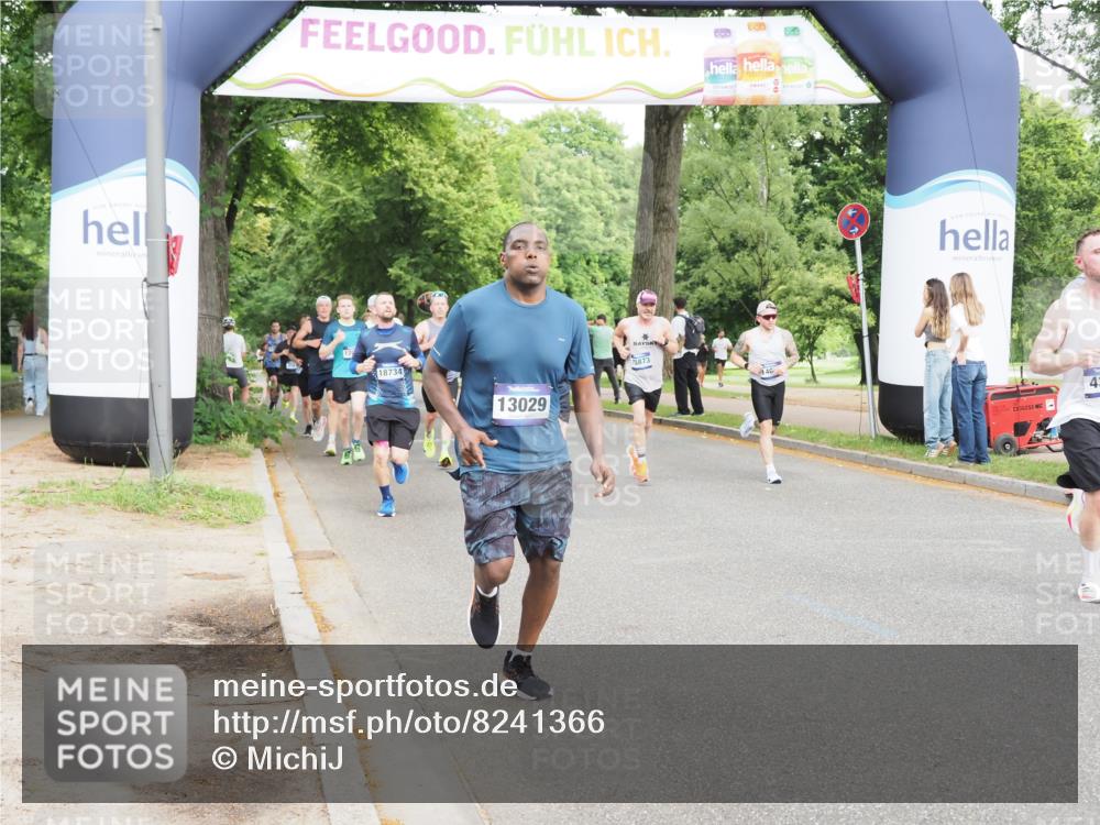 29.06.2025 - hella hamburg halbmarathon MichiJ http://msf.ph/oto/8241366 29.06.2025 10:27:47 Zwischen KM18-KM19 1445, 4381, 6037, 8450, 8958, 11447, 12915, 13029, 14093, 14272, 15257, 15873 meine-sportfotos.de
