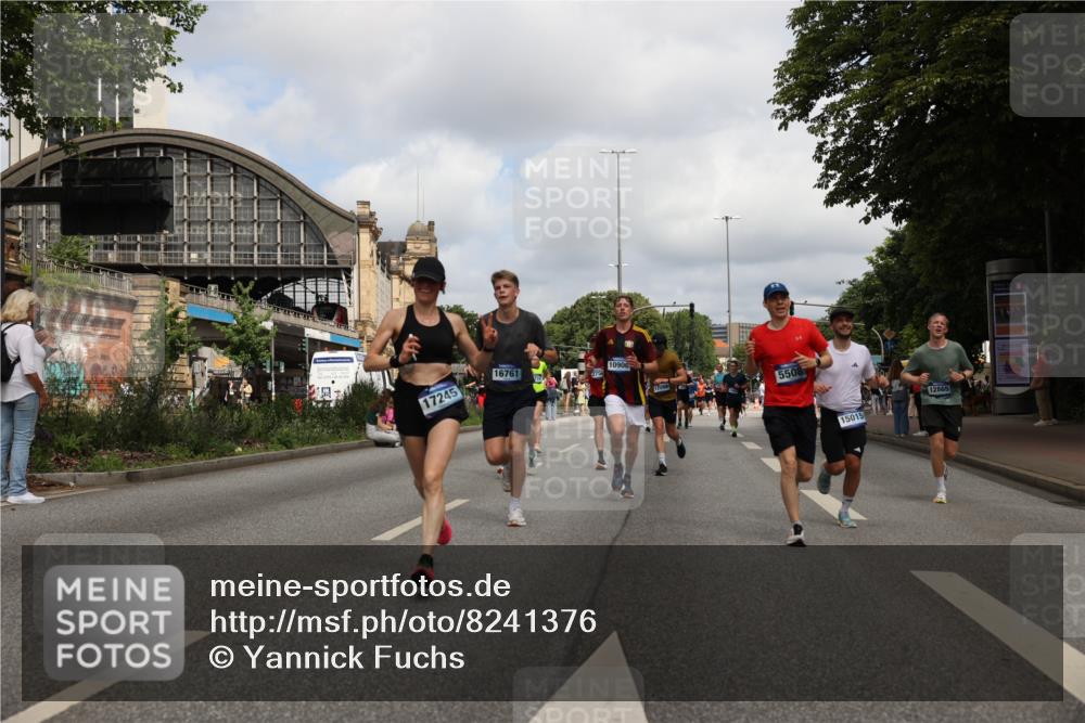 29.06.2025 - hella hamburg halbmarathon Yannick Fuchs http://msf.ph/oto/8241376 29.06.2025 10:34:54 20KM 1603, 1882, 2324, 2714, 2750, 2826, 4843, 5050, 5375, 5409, 5508, 5745, 5803, 5916, 6080, 6152, 6649, 7109, 7495, 7622, 8370, 8465, 8467, 9294, 10369, 10900, 10968, 11731, 12088, 12540, 12704, 12865, 13029, 13667, 14924, 15015, 15424, 15542, 15813, 16580, 16761, 17245, 18614, 18979 meine-sportfotos.de