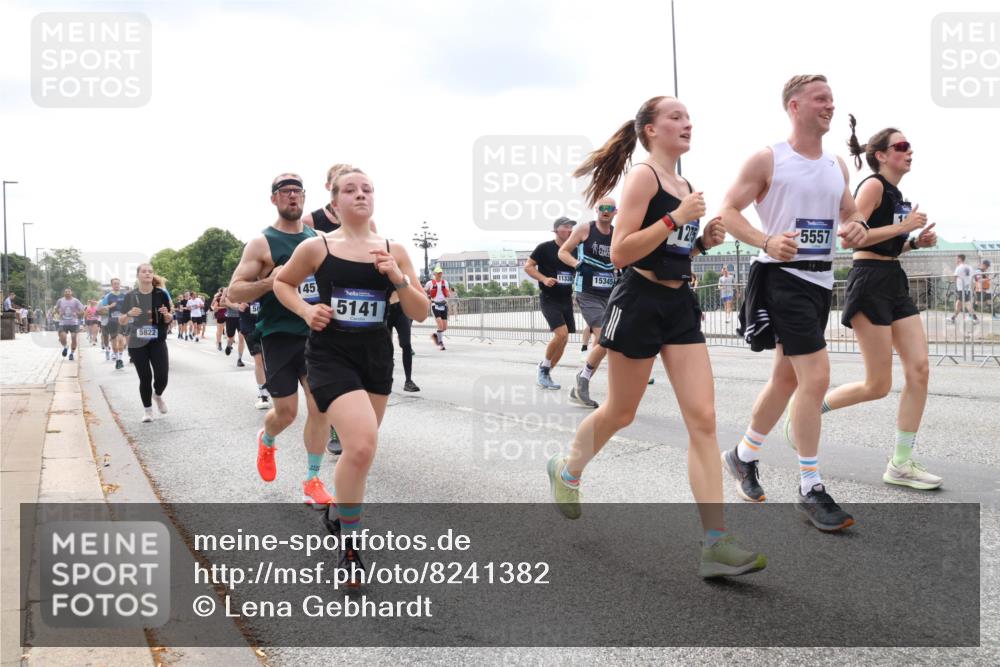 29.06.2025 - hella hamburg halbmarathon Lena Gebhardt http://msf.ph/oto/8241382 29.06.2025 10:33:51 Lombardsbrücke 1189, 1275, 1417, 1705, 1787, 1896, 1995, 2265, 2342, 2482, 2496, 2526, 2776, 2933, 3170, 3264, 3340, 3345, 3560, 3812, 3829, 3848, 4164, 4361, 4433, 4449, 4479, 4696, 4807, 4942, 5075, 5096, 5141, 5557, 5561, 5566, 5569, 5584, 5691, 5821, 5822, 5887, 6109, 6364, 6515, 6516, 6854, 6956, 6999, 7027, 7565, 7653, 7705, 8021, 8157, 8202, 8277, 8282, 8375, 8377, 8383, 8401, 8891, 9094, 9234, 9258, 9438, 9750, 9799, 9875, 9995, 10007, 10071, 10561, 11811 meine-sportfotos.de