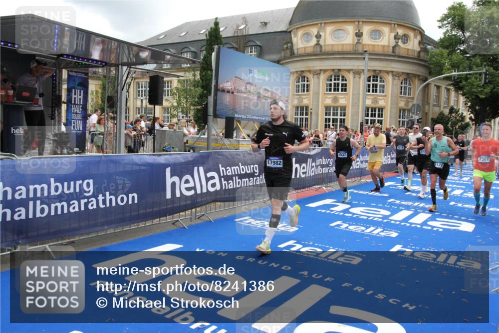 29.06.2025 - hella hamburg halbmarathon Michael Strokosch http://msf.ph/oto/8241386 29.06.2025 10:48:26 Ziel 1537, 3747, 5129, 5362, 5528, 6081, 6923, 7367, 8216, 9262, 9770, 11467, 12549, 12840, 15735, 17745, 17855, 17982, 18790, 18923 meine-sportfotos.de