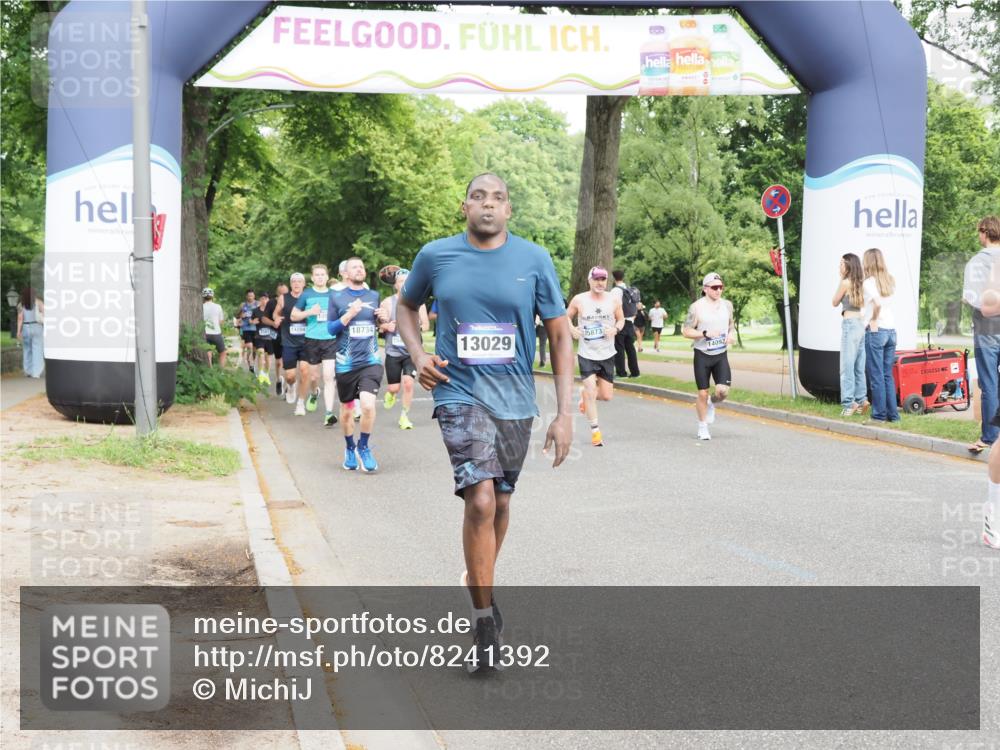 29.06.2025 - hella hamburg halbmarathon MichiJ http://msf.ph/oto/8241392 29.06.2025 10:27:47 Zwischen KM18-KM19 1445, 4381, 6037, 8450, 8958, 11447, 12915, 13029, 14093, 14272, 15257, 15873 meine-sportfotos.de