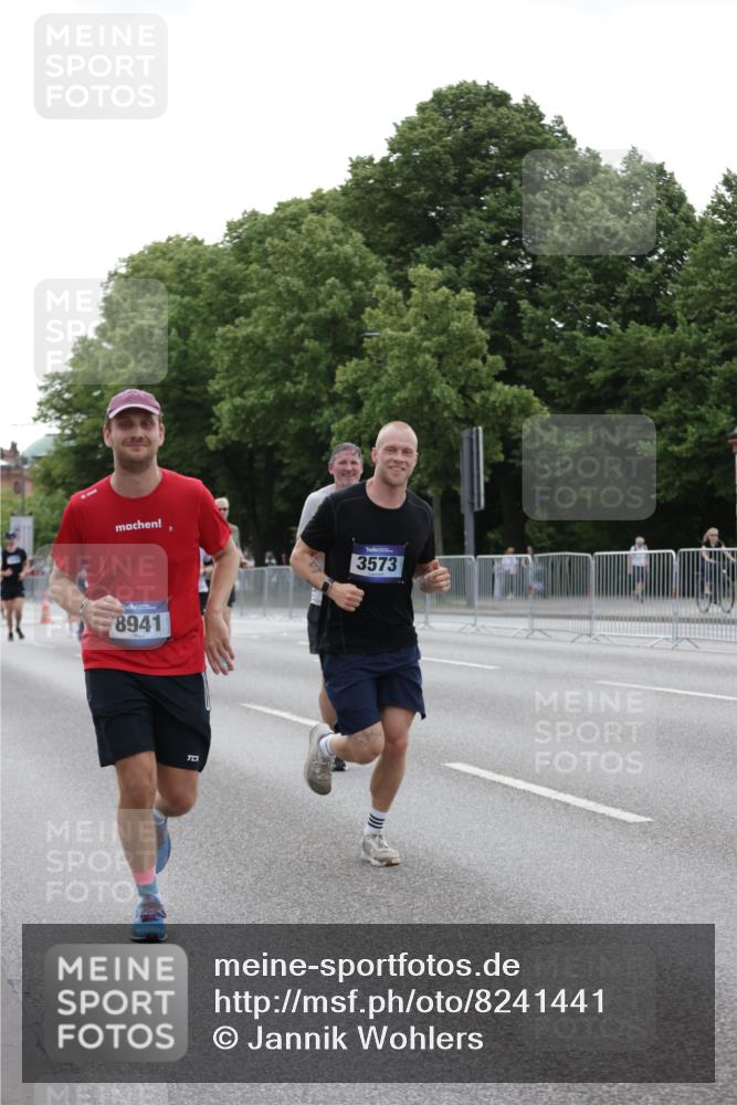 29.06.2025 - hella hamburg halbmarathon Jannik Wohlers http://msf.ph/oto/8241441 29.06.2025 10:29:46 Lombardsbrücke 1097, 1547, 2901, 3443, 3573, 3613, 5063, 5322, 6598, 6616, 6626, 8792, 10162, 12349, 12350, 12504, 12537, 12710, 13418, 14304, 16182, 16601, 16604, 16735, 16769, 18046, 18503, 18671 meine-sportfotos.de