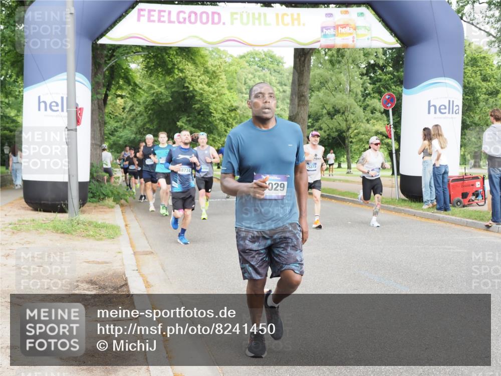 29.06.2025 - hella hamburg halbmarathon MichiJ http://msf.ph/oto/8241450 29.06.2025 10:27:47 Zwischen KM18-KM19 1445, 4381, 6037, 8450, 8958, 11447, 12915, 13029, 14093, 14272, 15257, 15873 meine-sportfotos.de