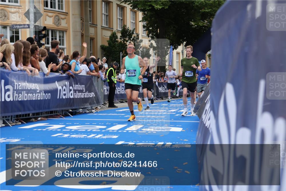29.06.2025 - hella hamburg halbmarathon Strokosch-Dieckow http://msf.ph/oto/8241466 29.06.2025 10:37:01 Ziel 1385, 1411, 3959, 5307, 5315, 5923, 6123, 6458, 7482, 9178, 10738, 11120, 11620, 14691, 15261, 15410, 16992, 17024, 17125, 17658 meine-sportfotos.de