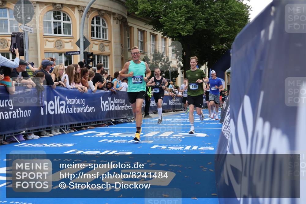 29.06.2025 - hella hamburg halbmarathon Strokosch-Dieckow http://msf.ph/oto/8241484 29.06.2025 10:37:01 Ziel 1385, 1411, 3959, 5307, 5315, 5923, 6123, 6458, 7482, 9178, 10738, 11120, 11620, 14691, 15261, 15410, 16992, 17024, 17125, 17658 meine-sportfotos.de
