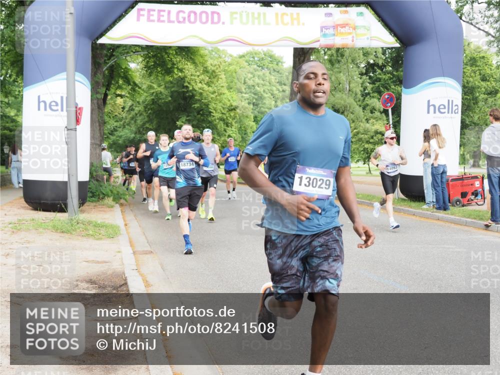 29.06.2025 - hella hamburg halbmarathon MichiJ http://msf.ph/oto/8241508 29.06.2025 10:27:47 Zwischen KM18-KM19 1445, 4381, 6037, 8450, 8958, 11447, 12915, 13029, 14093, 14272, 15257, 15873 meine-sportfotos.de