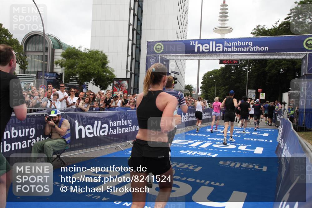 29.06.2025 - hella hamburg halbmarathon Michael Strokosch http://msf.ph/oto/8241524 29.06.2025 10:55:33 Ziel 1130, 2252, 2771, 4951, 5319, 6591, 6938, 11554, 12544, 12584, 13234, 13267, 14036, 14592, 16213, 16334, 16609, 17603, 17940 meine-sportfotos.de