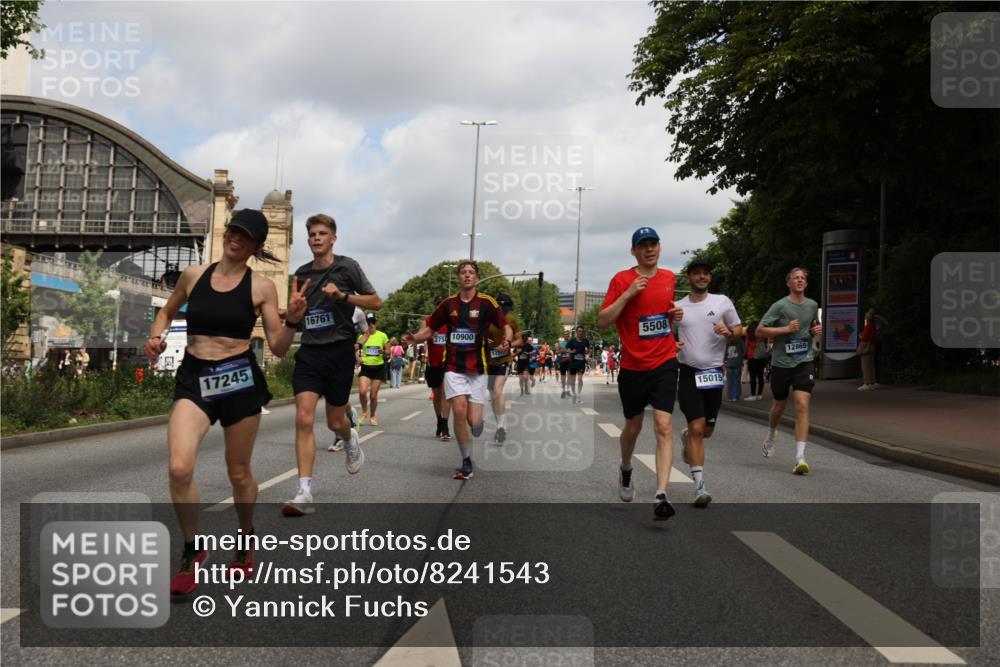 29.06.2025 - hella hamburg halbmarathon Yannick Fuchs http://msf.ph/oto/8241543 29.06.2025 10:34:54 20KM 1603, 1882, 2324, 2714, 2750, 2826, 4843, 5050, 5375, 5409, 5508, 5745, 5803, 5916, 6080, 6152, 6649, 7109, 7495, 7622, 8370, 8465, 8467, 9294, 10369, 10900, 10968, 11731, 12088, 12540, 12704, 12865, 13029, 13667, 14924, 15015, 15424, 15542, 15813, 16580, 16761, 17245, 18614, 18979 meine-sportfotos.de