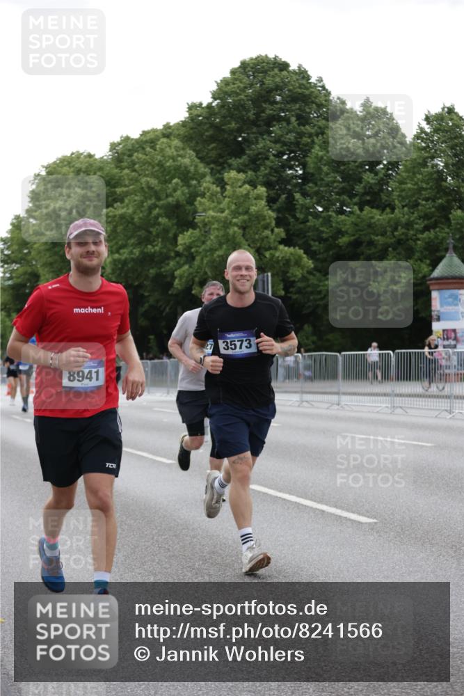 29.06.2025 - hella hamburg halbmarathon Jannik Wohlers http://msf.ph/oto/8241566 29.06.2025 10:29:46 Lombardsbrücke 1097, 1547, 2901, 3443, 3573, 3613, 5063, 5322, 6598, 6616, 6626, 8792, 10162, 12349, 12350, 12504, 12537, 12710, 13418, 14304, 16182, 16601, 16604, 16735, 16769, 18046, 18503, 18671 meine-sportfotos.de