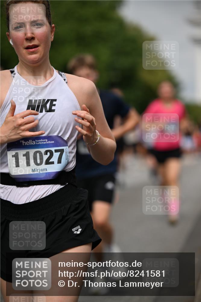 29.06.2025 - hella hamburg halbmarathon Dr. Thomas Lammeyer http://msf.ph/oto/8241581 29.06.2025 10:14:06 Kennedybrücke 1456, 1483, 1513, 1573, 1838, 3921, 4389, 7042, 7250, 7333, 7685, 8090, 8219, 8890, 9674, 9681, 9816, 9988, 11027, 11180 meine-sportfotos.de