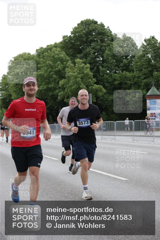 29.06.2025 - hella hamburg halbmarathon Jannik Wohlers http://msf.ph/oto/8241583 29.06.2025 10:29:46 Lombardsbrücke 1097, 1547, 2901, 3443, 3573, 3613, 5063, 5322, 6598, 6616, 6626, 8792, 10162, 12349, 12350, 12504, 12537, 12710, 13418, 14304, 16182, 16601, 16604, 16735, 16769, 18046, 18503, 18671 meine-sportfotos.de