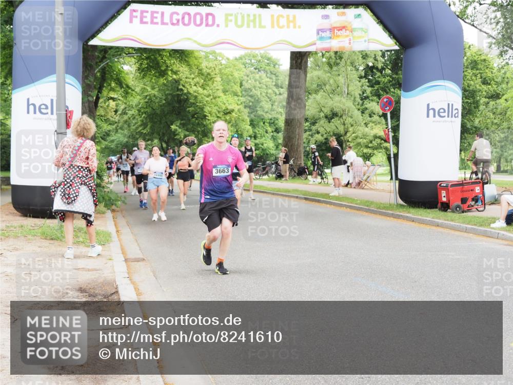 29.06.2025 - hella hamburg halbmarathon MichiJ http://msf.ph/oto/8241610 29.06.2025 10:50:34 Zwischen KM18-KM19 3199, 3663, 12571, 17437, 18324 meine-sportfotos.de