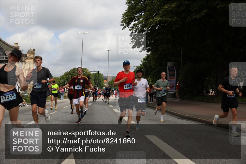 29.06.2025 - hella hamburg halbmarathon Yannick Fuchs http://msf.ph/oto/8241660 29.06.2025 10:34:54 20KM 1603, 1882, 2324, 2714, 2750, 2826, 4843, 5050, 5375, 5409, 5508, 5745, 5803, 5916, 6080, 6152, 6649, 7109, 7495, 7622, 8370, 8465, 8467, 9294, 10369, 10900, 10968, 11731, 12088, 12540, 12704, 12865, 13029, 13667, 14924, 15015, 15424, 15542, 15813, 16580, 16761, 17245, 18614, 18979 meine-sportfotos.de