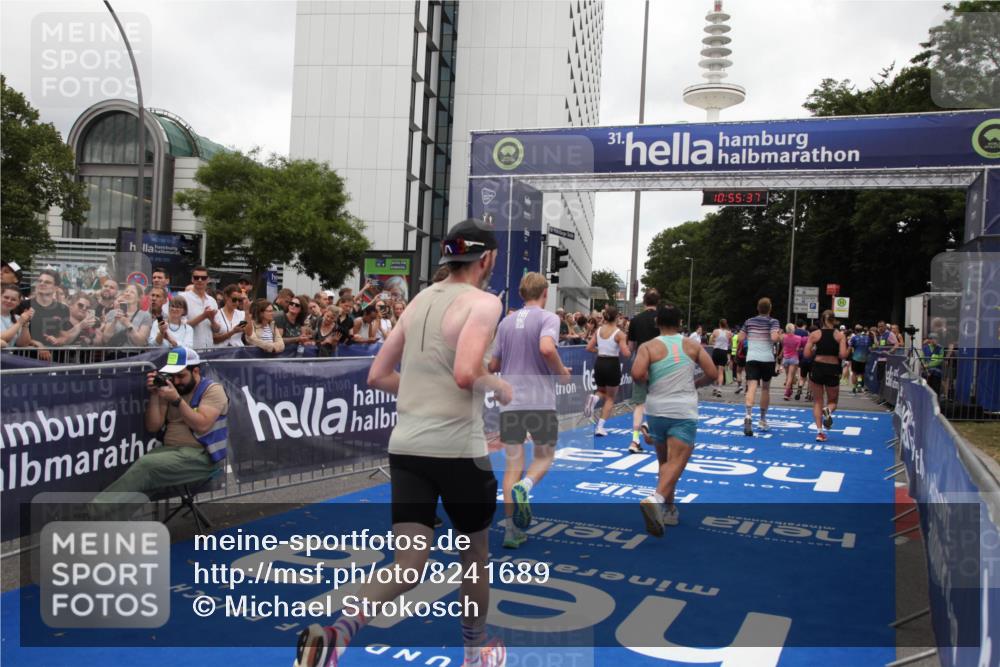 29.06.2025 - hella hamburg halbmarathon Michael Strokosch http://msf.ph/oto/8241689 29.06.2025 10:55:35 Ziel 2252, 2771, 4951, 5319, 6591, 8573, 11554, 11568, 12196, 12544, 12584, 13234, 13267, 14036, 14592, 16110, 16213, 16334, 16609, 17615 meine-sportfotos.de