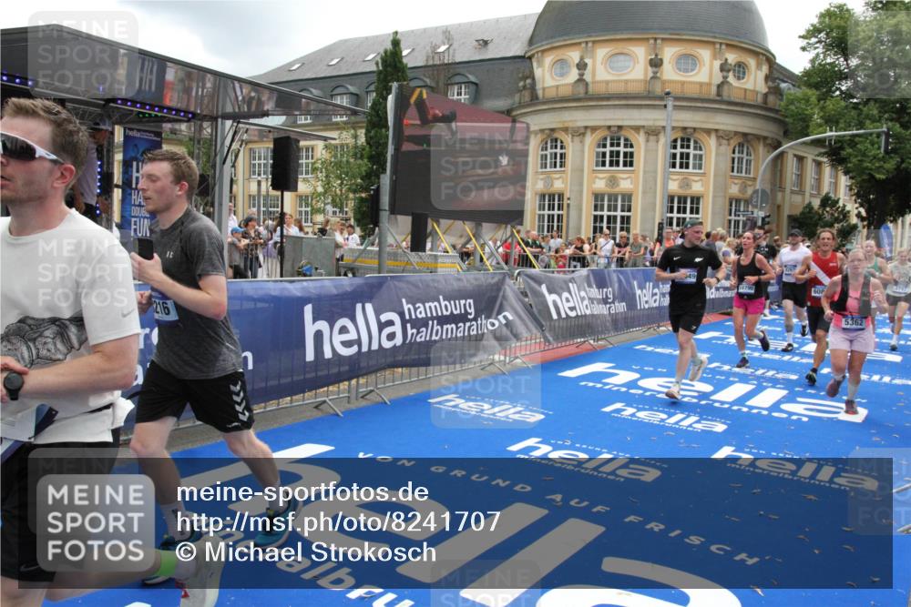 29.06.2025 - hella hamburg halbmarathon Michael Strokosch http://msf.ph/oto/8241707 29.06.2025 10:48:29 Ziel 1537, 3747, 5129, 5362, 5528, 6081, 6923, 7367, 8216, 9262, 11451, 12149, 12549, 12690, 12840, 13962, 14033, 14990, 17395, 17745, 17855, 17982, 18790, 18923 meine-sportfotos.de