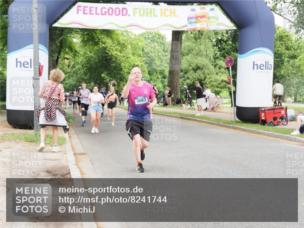 29.06.2025 - hella hamburg halbmarathon MichiJ http://msf.ph/oto/8241744 29.06.2025 10:50:35 Zwischen KM18-KM19 2810, 3199, 3663, 12571, 18324 meine-sportfotos.de