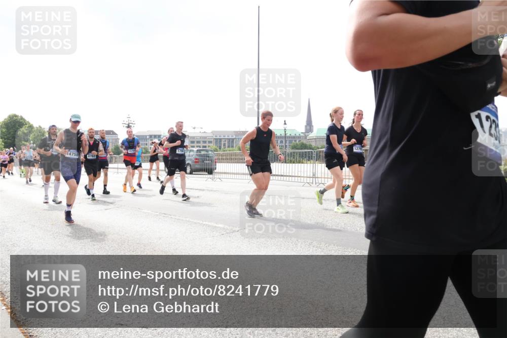 29.06.2025 - hella hamburg halbmarathon Lena Gebhardt http://msf.ph/oto/8241779 29.06.2025 10:45:22 Lombardsbrücke 1024, 1060, 1085, 1273, 1629, 1685, 1713, 1798, 2007, 2008, 2216, 2217, 2657, 2664, 2779, 2973, 3160, 3164, 3357, 3377, 3570, 3879, 3993, 4099, 4102, 4186, 4224, 4275, 4306, 4337, 4504, 4820, 4851, 5099, 5108, 5190, 5339, 5636, 5949, 6150, 6509, 6763, 6788, 6911, 6922, 6980, 7283, 7530, 7541, 7699, 7859, 7912, 8594, 8605, 8745, 8762, 8907, 9620, 10030, 10182, 10225, 10562, 10566, 10707, 11314, 12198, 12332, 12334, 12394, 13261 meine-sportfotos.de