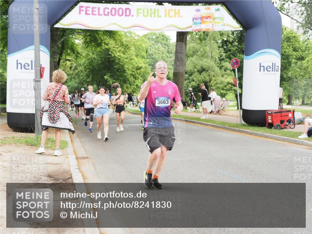 29.06.2025 - hella hamburg halbmarathon MichiJ http://msf.ph/oto/8241830 29.06.2025 10:50:35 Zwischen KM18-KM19 2810, 3199, 3663, 12571, 18324 meine-sportfotos.de