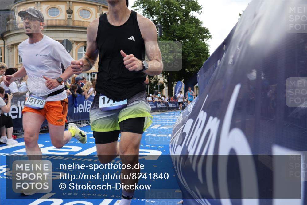 29.06.2025 - hella hamburg halbmarathon Strokosch-Dieckow http://msf.ph/oto/8241840 29.06.2025 10:37:16 Ziel 4860, 5003, 8362, 10190, 11423, 12739, 12900, 13854, 13972, 14387, 14459, 15178, 15888, 17137, 17306, 17726, 18824 meine-sportfotos.de