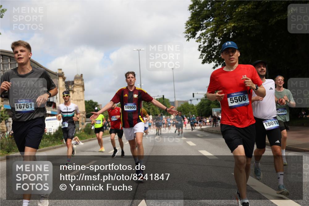 29.06.2025 - hella hamburg halbmarathon Yannick Fuchs http://msf.ph/oto/8241847 29.06.2025 10:34:55 20KM 1603, 1882, 2324, 2714, 2750, 2826, 4843, 5050, 5375, 5409, 5508, 5745, 5803, 5916, 6080, 6152, 6649, 7109, 7495, 7622, 8370, 8465, 8467, 9294, 10369, 10900, 10968, 11731, 12088, 12540, 12704, 12865, 13029, 13667, 14924, 15015, 15424, 15542, 15813, 16580, 16761, 17214, 17245, 18614, 18979 meine-sportfotos.de