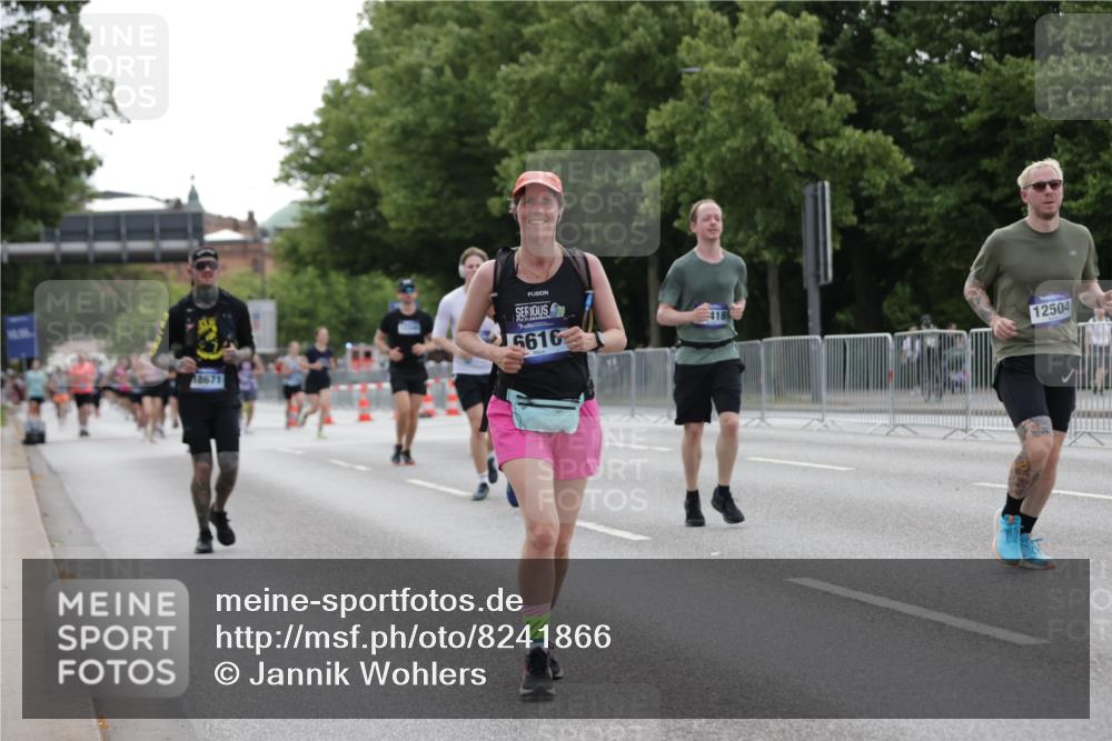 29.06.2025 - hella hamburg halbmarathon Jannik Wohlers http://msf.ph/oto/8241866 29.06.2025 10:29:50 Lombardsbrücke 1547, 2901, 3443, 3573, 6598, 6616, 6626, 10880, 12349, 12350, 12504, 12710, 13418, 14304, 16182, 16601, 16604, 16735, 16769, 18046, 18503, 18671 meine-sportfotos.de