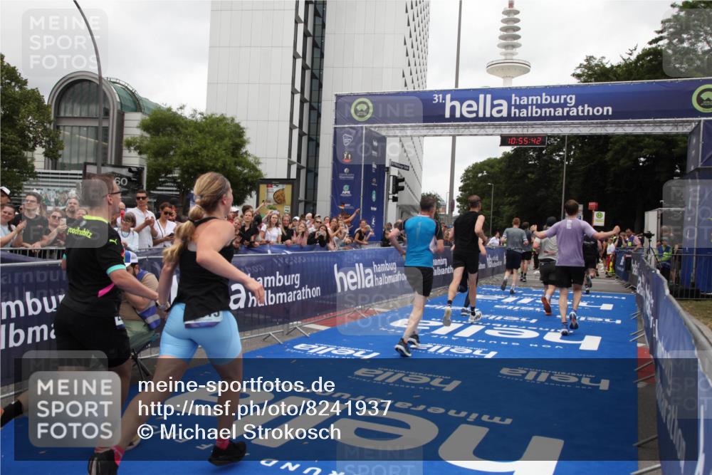 29.06.2025 - hella hamburg halbmarathon Michael Strokosch http://msf.ph/oto/8241937 29.06.2025 10:55:41 Ziel 1120, 1143, 2955, 2982, 3037, 4897, 8573, 8618, 11039, 11554, 11568, 12196, 12515, 12544, 13267, 14592, 14909, 15896, 16110, 17615, 18064 meine-sportfotos.de