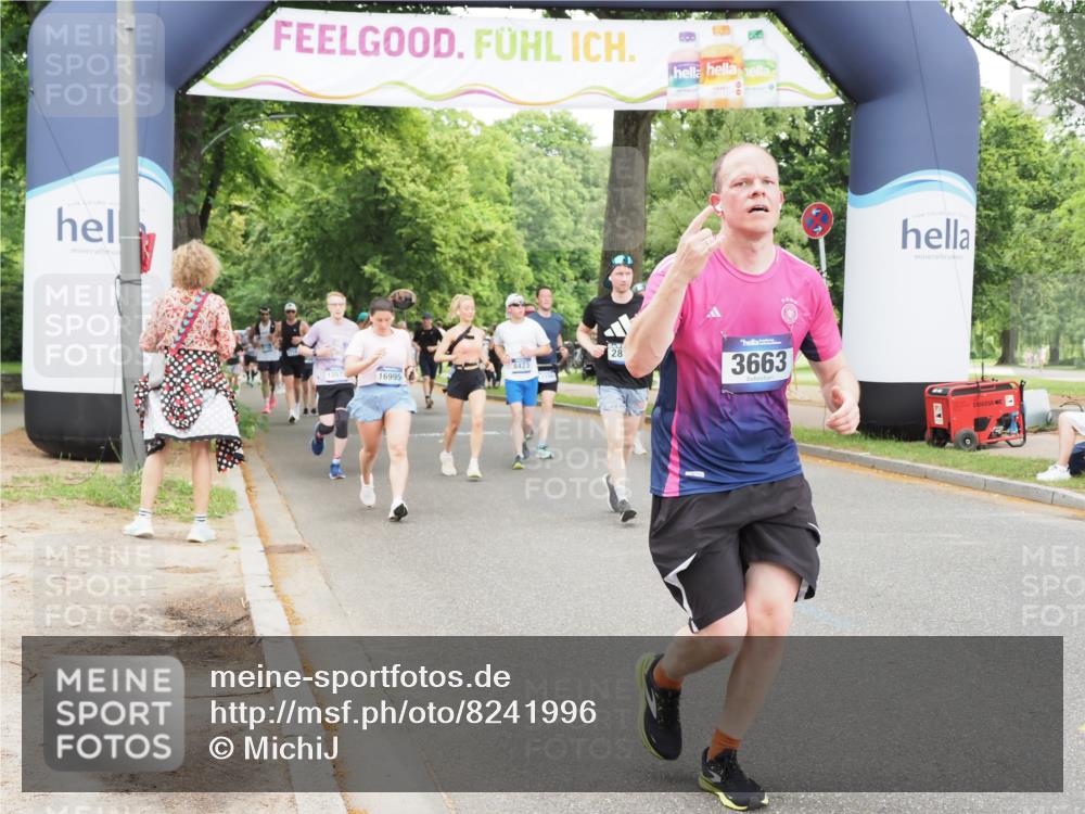 29.06.2025 - hella hamburg halbmarathon MichiJ http://msf.ph/oto/8241996 29.06.2025 10:50:36 Zwischen KM18-KM19 2810, 3199, 3663, 8423, 12571, 16995, 18324 meine-sportfotos.de