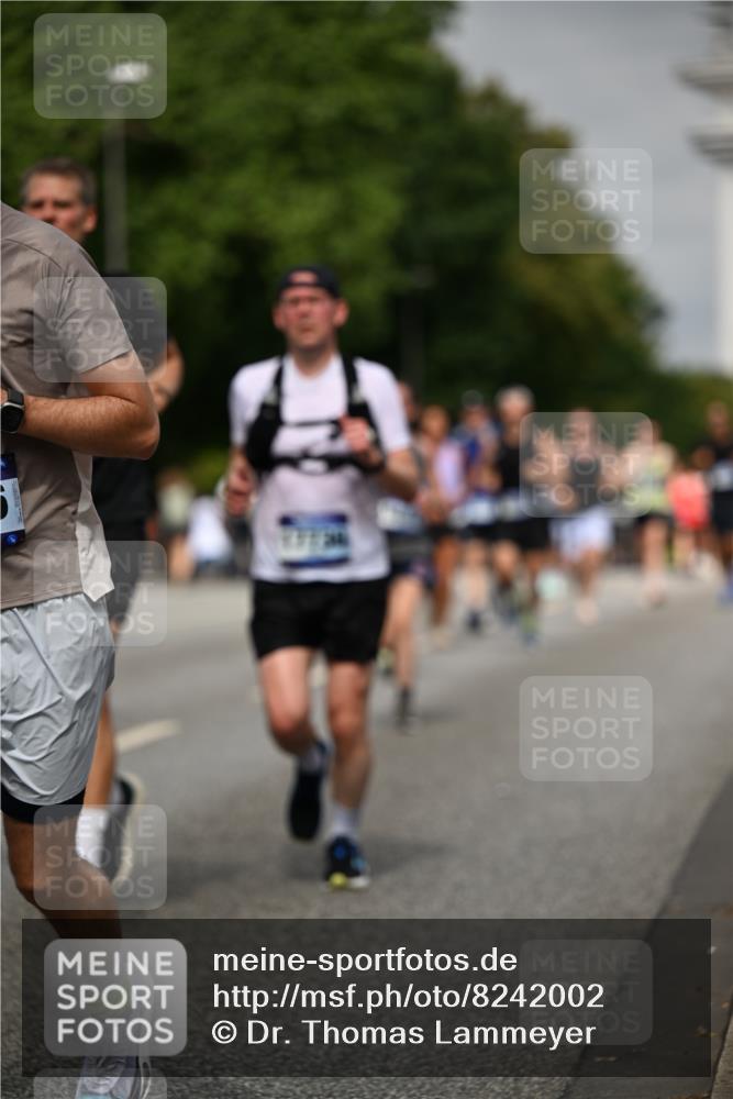 29.06.2025 - hella hamburg halbmarathon Dr. Thomas Lammeyer http://msf.ph/oto/8242002 29.06.2025 10:14:10 Kennedybrücke 1456, 1483, 1513, 1573, 4389, 7042, 7058, 7250, 7685, 8090, 8219, 8890, 9681, 9816, 9988, 11027, 11180 meine-sportfotos.de