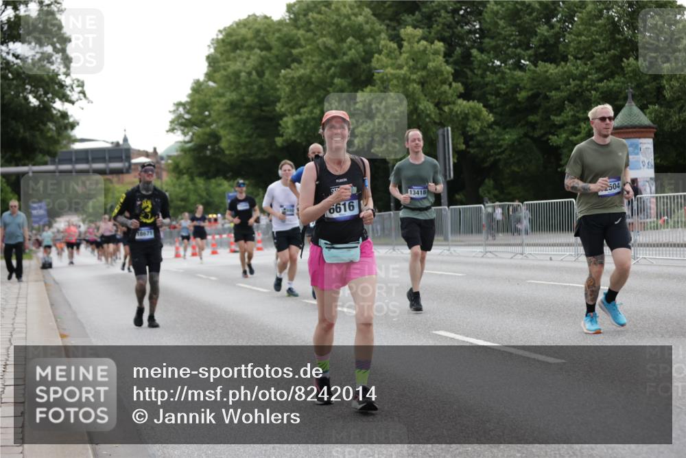 29.06.2025 - hella hamburg halbmarathon Jannik Wohlers http://msf.ph/oto/8242014 29.06.2025 10:29:51 Lombardsbrücke 1547, 2901, 3443, 3573, 6598, 6616, 6626, 10880, 12349, 12350, 12504, 12710, 13418, 14304, 15938, 16182, 16601, 16604, 16735, 16769, 18046, 18503, 18671 meine-sportfotos.de