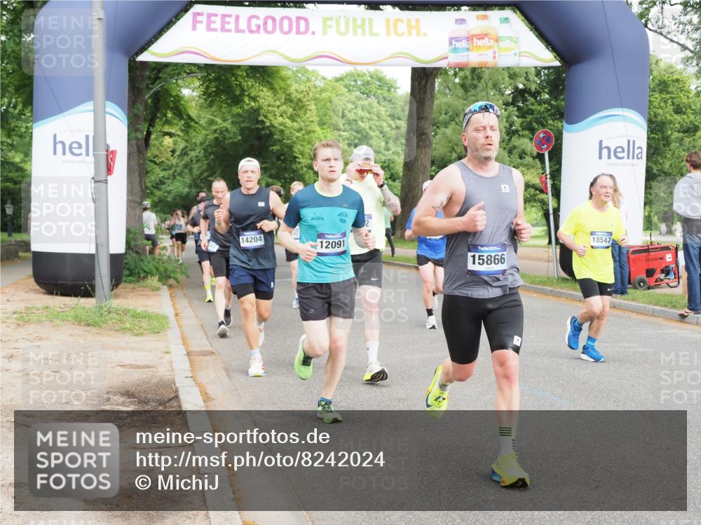 29.06.2025 - hella hamburg halbmarathon MichiJ http://msf.ph/oto/8242024 29.06.2025 10:27:50 Zwischen KM18-KM19 1445, 2563, 3282, 4381, 6037, 7622, 8450, 8958, 12091, 12915, 13029, 14093, 14204, 15257, 15866, 15873, 17215, 18547, 18734 meine-sportfotos.de