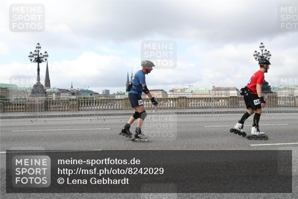 29.06.2025 - hella hamburg halbmarathon Lena Gebhardt http://msf.ph/oto/8242029 29.06.2025 09:02:13 Lombardsbrücke  meine-sportfotos.de