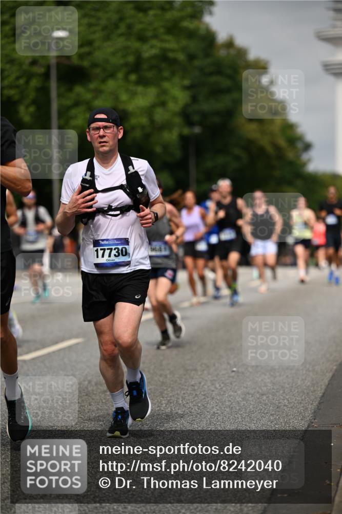 29.06.2025 - hella hamburg halbmarathon Dr. Thomas Lammeyer http://msf.ph/oto/8242040 29.06.2025 10:14:10 Kennedybrücke 1456, 1483, 1513, 1573, 4389, 7042, 7058, 7250, 7685, 8090, 8219, 8890, 9681, 9816, 9988, 11027, 11180 meine-sportfotos.de
