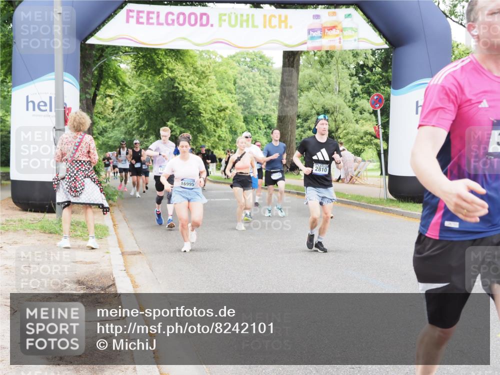 29.06.2025 - hella hamburg halbmarathon MichiJ http://msf.ph/oto/8242101 29.06.2025 10:50:37 Zwischen KM18-KM19 2810, 3199, 3663, 8423, 12286, 12571, 16995, 18530 meine-sportfotos.de