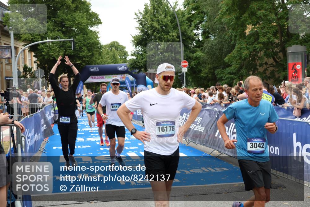 29.06.2025 - hella hamburg halbmarathon Zöllner http://msf.ph/oto/8242137 29.06.2025 10:56:10 Ziel 1180, 3042, 3058, 4594, 4813, 5492, 5570, 7594, 8330, 8639, 9907, 12545, 17640, 17642, 18212 meine-sportfotos.de