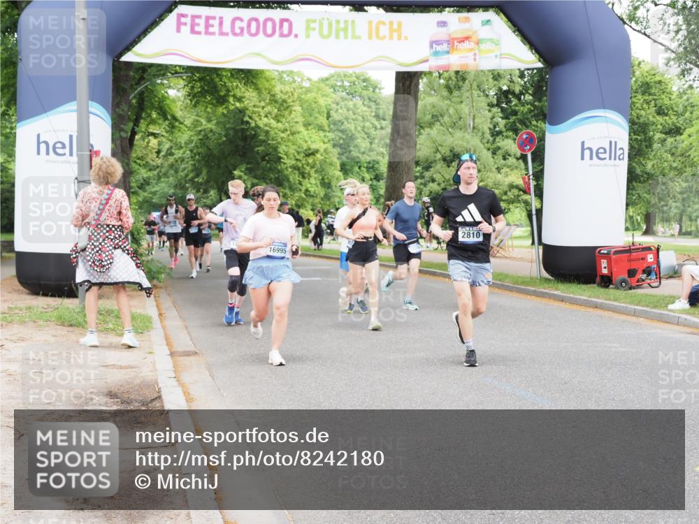 29.06.2025 - hella hamburg halbmarathon MichiJ http://msf.ph/oto/8242180 29.06.2025 10:50:37 Zwischen KM18-KM19 2810, 3199, 3663, 8423, 12286, 12571, 16995, 18530 meine-sportfotos.de