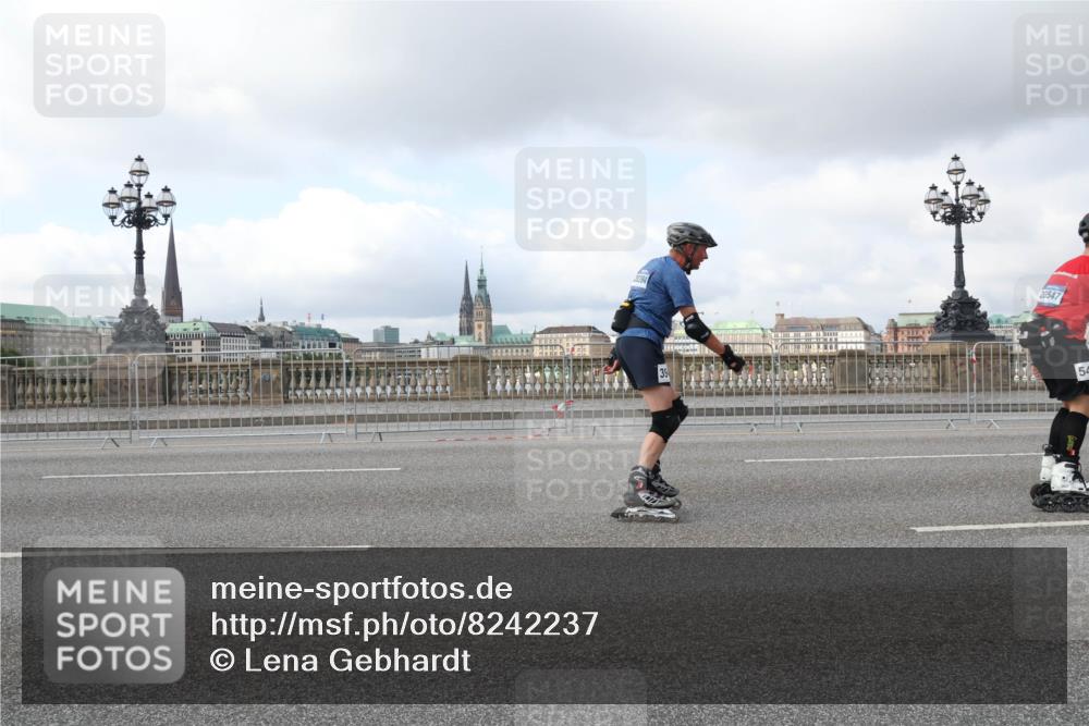 29.06.2025 - hella hamburg halbmarathon Lena Gebhardt http://msf.ph/oto/8242237 29.06.2025 09:02:13 Lombardsbrücke  meine-sportfotos.de